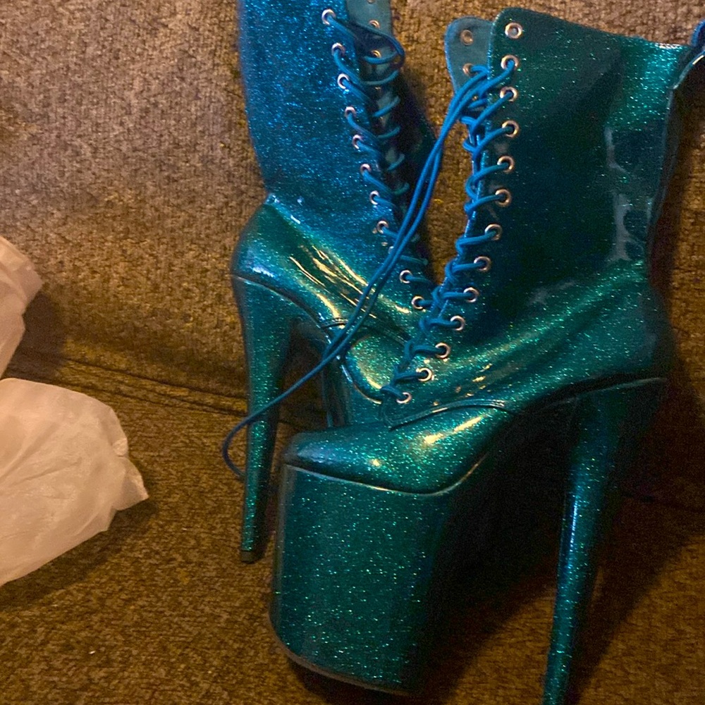 Brand new in bag never worn at all!!